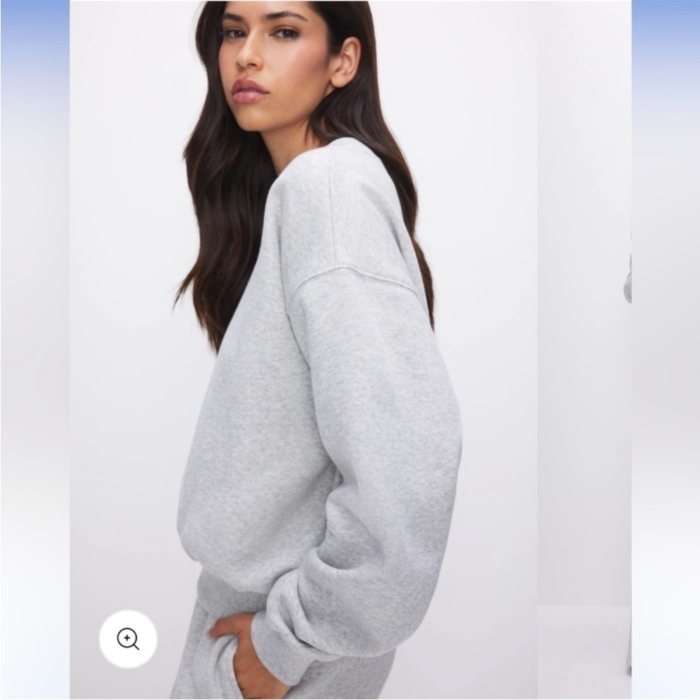 Good America Classic Fleece Heathered Grey Crewneck Pullover Sweatshirt